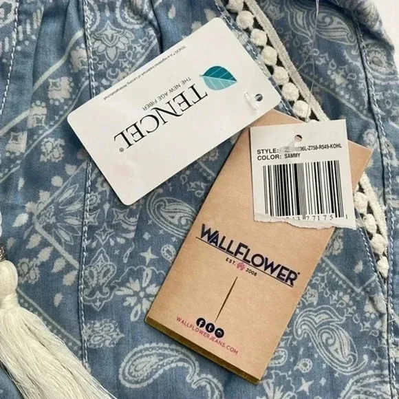 Wallflower Juniors Printed Shorts Sammy Blue Size XS - Picture 11 of 11